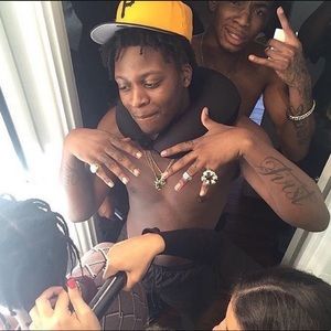 Meet your Posher, Miles